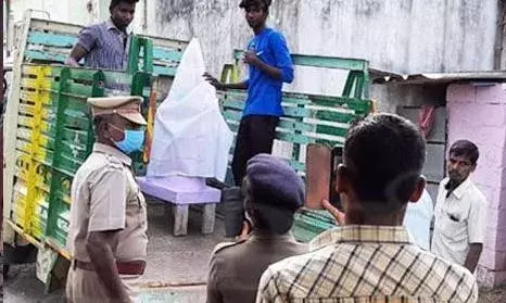 பொது இடத்தில் விநாயகர் சிலை: வருவாய்த்துறையினர் அகற்றினர்