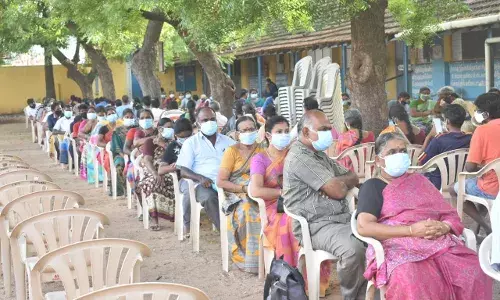 ஈரோடு மொடக்குறிச்சி சுற்றுவட்டார பகுதிகளில்  தடுப்பூசி போடும் இடங்கள் ஈரோடு மொடக்குறிச்சி சுற்றுவட்டார பகுதிகளில்  தடுப்பூசி போடும் இடங்கள்