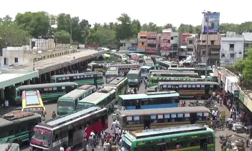 அரசு பேருந்து சேவை நிறுத்தம்: 3 கிமீ நடைபயணம் சென்று செல்லும் அவலம்