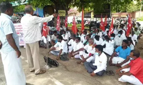 மணல் குவாரி அமைத்து தரக்கோரி மாட்டு வண்டி தொழிலாளர்கள் போராட்டம்