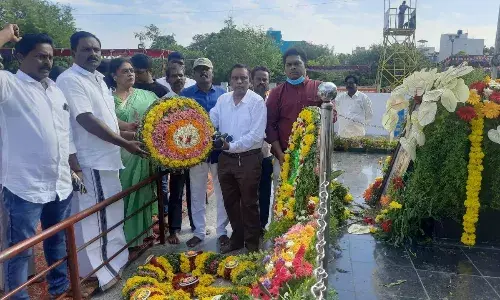 பரமக்குடியில் இமானுவேல் சேகரன் 64வது நினைவு தினம் இன்று அனுசரிப்பு
