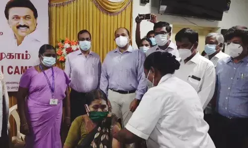 ஈரோடு மாவட்டத்தில் 847 இடங்களில் மெகா தடுப்பூசி முகாம்: ஆட்சியர் துவக்கிவைப்பு