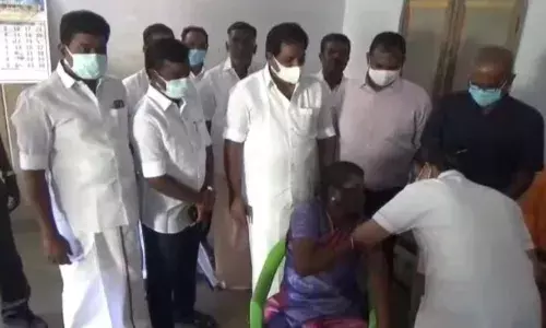 மதுரை மாவட்டத்தில்  தடுப்பூசி முகாம்: 2 லட்சம் பேருக்கு இலக்கு