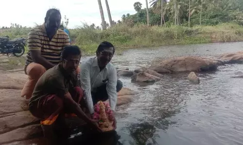 தாராபுரம் அமராவதி ஆற்றில் விநாயகர் சிலைகள் கரைப்பு