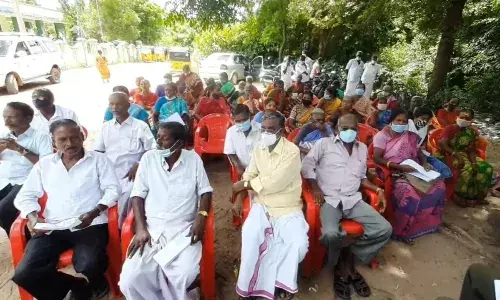 சீர்காழி: சத்துணவு & அங்கன்வாடி ஓய்வூதியர் சங்கத்தினர் ஆர்ப்பாட்டம்
