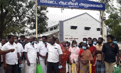 குற்றால அருவிகளில் சுற்றுலா பயணிகளை அனுமதிக்க கோரி பாஜக மனு