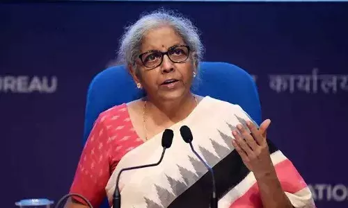 வங்கிக்கடன் இல்லை என்று சொல்ல யாருக்கும் உரிமையில்லை: நிர்மலா சீத்தாராமன் பேச்சு