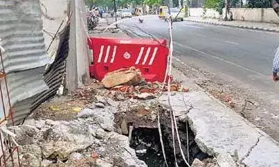 ஆபத்தான மழைநீர் வடிகால் மூடி: விழித்துக் கொள்வார்களா அதிகாரிகள்?
