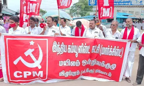 மத்திய அரசை கண்டித்து மயிலத்தில் கம்யூனிஸ்ட் கட்சிஆர்ப்பாட்டம்