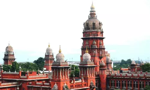 அரசு கட்டிடங்களில் மாற்றுத்திறனாளிகளுக்கு வசதி - உயர் நீதிமன்றம் உத்தரவு