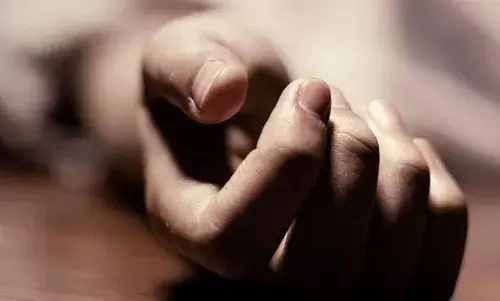 தூத்துக்குடி அருகே ஆற்றில் மூழ்கி 2 பேர் உயிரிழப்பு தூத்துக்குடி அருகே ஆற்றில் மூழ்கி 2 பேர் உயிரிழப்பு