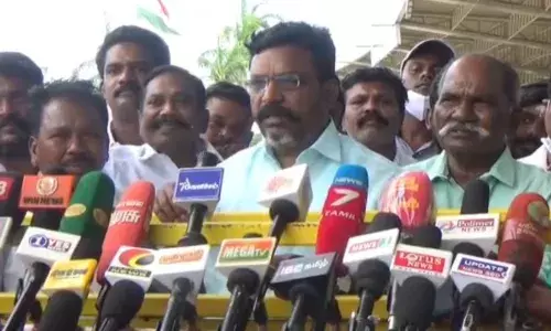 நீட் விவகாரத்தில் அதிமுக இரட்டை வேடம் - தொல் திருமாவளவன் நீட் விவகாரத்தில் அதிமுக இரட்டை வேடம் - தொல் திருமாவளவன்