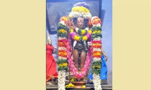 காஞ்சிபுரம் : வளர்பிறை அஷ்டமி தினத்தையொட்டி பைரவருக்கு சிறப்பு அபிஷேகம் காஞ்சிபுரம் : வளர்பிறை அஷ்டமி தினத்தையொட்டி பைரவருக்கு சிறப்பு அபிஷேகம்