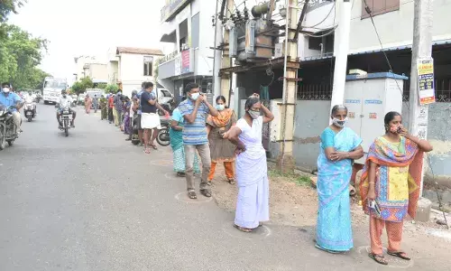 இன்று பெருந்துறை சுற்றுவட்டார பகுதிகளில் தடுப்பூசி போடும் இடங்கள் இன்று பெருந்துறை சுற்றுவட்டார பகுதிகளில் தடுப்பூசி போடும் இடங்கள்