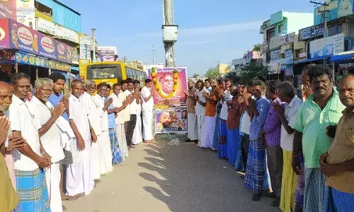 அண்ணா பிறந்தநாள்: கண்டாச்சிபுரத்தில் திமுகவினர் கொண்டாட்டம்