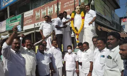 உளுந்தூர்பேட்டையில் பேரறிஞர் அண்ணா பிறந்த நாள் கொண்டாட்டம் உளுந்தூர்பேட்டையில் பேரறிஞர் அண்ணா பிறந்த நாள் கொண்டாட்டம்