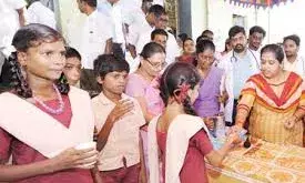 அரசு பள்ளி மாணவர்களுக்கு குடல் புழு நீக்க மாத்திரை