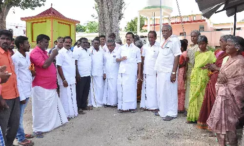 போகனப்பள்ளியில் பொதுமக்களிடம் அதிமுக எம்எல்ஏ., அசோக்குமார் குறைகேட்பு