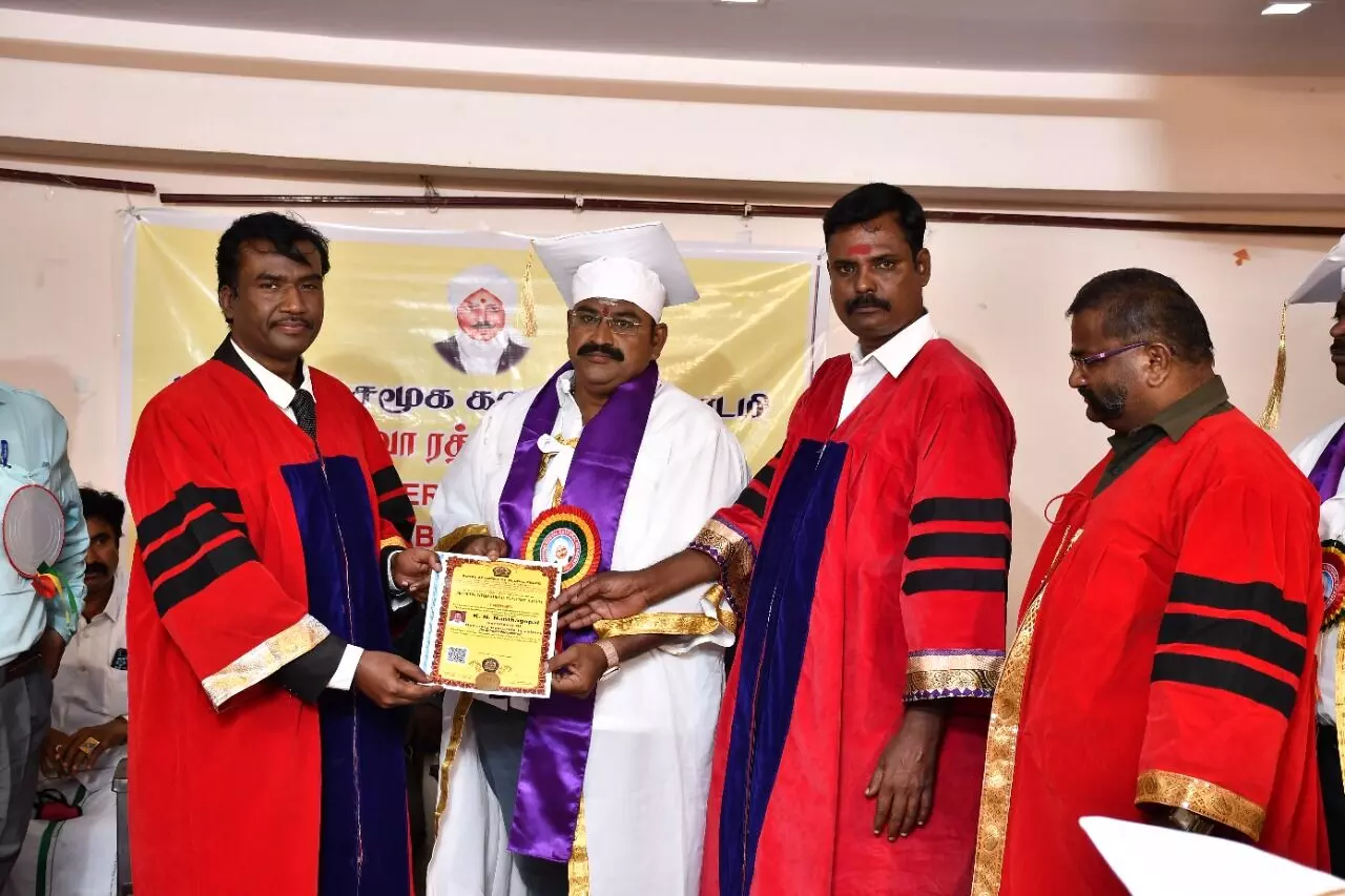 யூனிவர்சல் டெக்ஸ்டைல் பிராசசிங் நிறுவனருக்கு சேவா ரத்னா விருது யூனிவர்சல் டெக்ஸ்டைல் பிராசசிங் நிறுவனருக்கு சேவா ரத்னா விருது