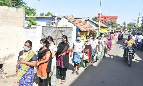 ஈரோடு மேற்கு பகுதிகளில்  தடுப்பூசி போடும் இடங்கள்