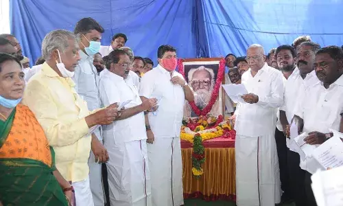 மதுரையில் பெரியார் பிறந்த தினம்: பெரியார் படத்துக்கு மாலை அணிவித்த நிதியமைச்சர்