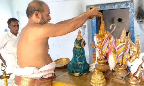 புரட்டாசி மாதம் தொடங்கியது,   பஜனை கோயிலில் , விஷேச பூஜைகள்