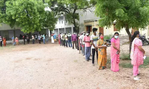 ஈரோடு பெருந்துறை சுற்றுவட்டார பகுதிகளில்  தடுப்பூசி போடும் இடங்கள்
