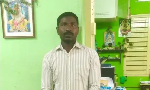 இலத்தூர் அருகே இருசக்கர வாகனம் திருடியவர் கைது