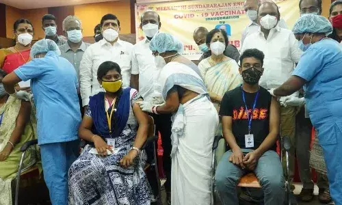 அக்டோபர் இறுதிக்குள் அனைவருக்கும் முதல் தவணை தடுப்பூசி : ராதாகிருஷ்ணன் அக்டோபர் இறுதிக்குள் அனைவருக்கும் முதல் தவணை தடுப்பூசி : ராதாகிருஷ்ணன்