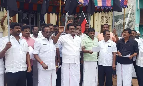 திமுக - காங். இடையே பூசல்? போடியில் இரு கட்சிகளும் தனியே ஆர்ப்பாட்டம்