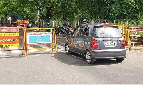 கிரிவலம் வந்த பக்தர்களை  திருப்பி அனுப்பிய போலீசார்