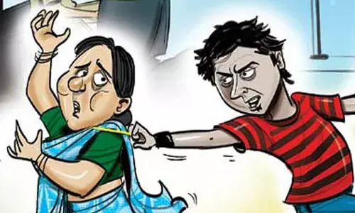 அரக்கோணத்தில் பெண்ணிடம் செயின் பறிக்க முயற்சி