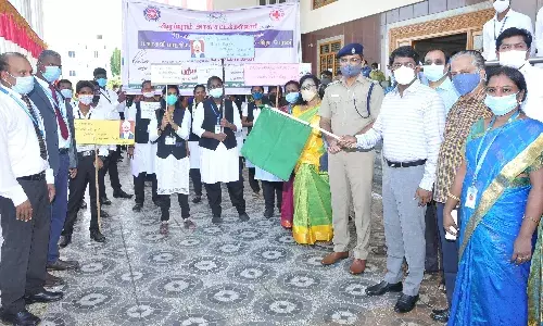 பாரதியார் நினைவு நூற்றாண்டு பேரணி:  கலெக்டர் தொடங்கி வைப்பு