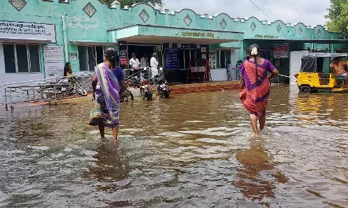 நோய் பரப்பும் இடமாக மாறிய வாணியம்பாடி அரசு மருத்துவமனை