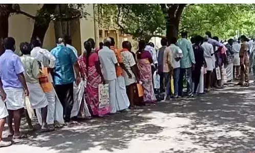 திருவண்ணாமலை பட்டா மாறுதலுக்கான சிறப்பு முகாமில் தள்ளு முள்ளு