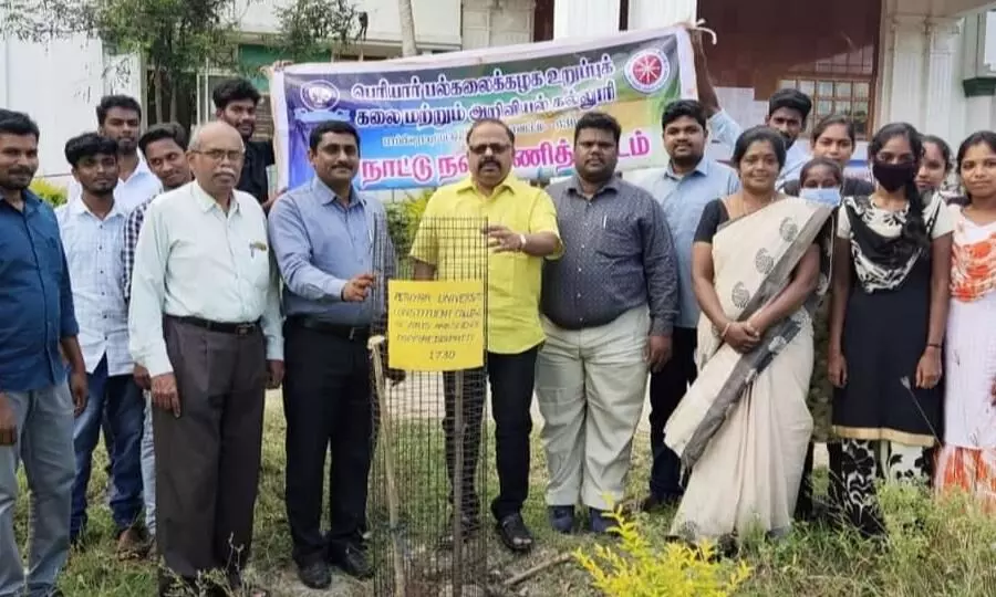 பாப்பிரெட்டிப்பட்டி அரசு கல்லூரியில் நாட்டு நலப்பணி திட்ட தினம் கொண்டாட்டம் பாப்பிரெட்டிப்பட்டி அரசு கல்லூரியில் நாட்டு நலப்பணி திட்ட தினம் கொண்டாட்டம்