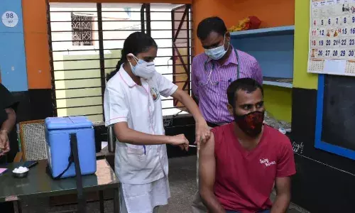 பவானி பகுதியில் இன்று தடுப்பூசி போடும் இடங்கள் பவானி பகுதியில் இன்று தடுப்பூசி போடும் இடங்கள்