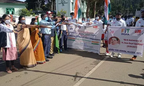 உதகையில் சுதந்திர ஓட்ட நிகழ்ச்சி: மாணவ, மாணவிகள் பங்கேற்பு