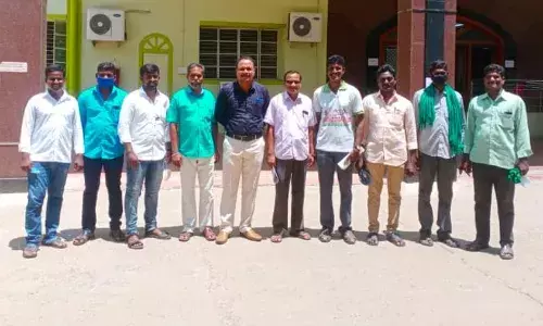 ஏரியில் கழிவுநீர் சேகரிப்பு நிலையம் அமைப்பதை நிறுத்த கோரிக்கை