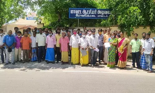 அனுமதியின்றி இயக்கும் விசைத்தறிப் பட்டு நெசவாளர்கள் மீது நடவடிக்கை எடுக்க கோரிக்கை