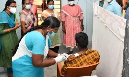 தருமபுரியில் மெகா தடுப்பூசி முகாம்: கலெக்டர் நேரில் ஆய்வு