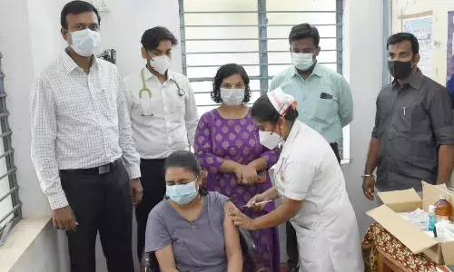 குமரியில் 510 இடங்களில் நடைபெற்று வரும் மெகா தடுப்பூசி முகாம் குமரியில் 510 இடங்களில் நடைபெற்று வரும் மெகா தடுப்பூசி முகாம்