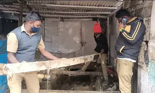 உதகையில் கால்வாய் ஆக்கிரமைப்புகள் அகற்றம்: ஆணையாளர் அதிரடி