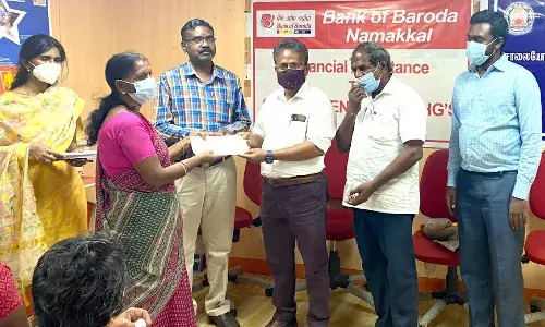 நாமக்கல்லில் தெருவோரக் கடை வியாபாரிகளுக்கு கடன் உதவி