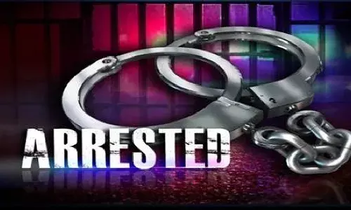 உடுமலை பேட்டை அருகே கண்டக்டரை தாக்கிய பயணி கைது
