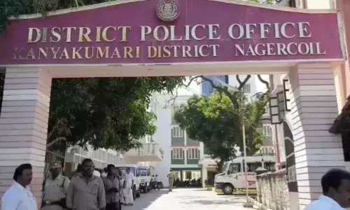 குமரியில் தூக்கில் மீனவர் சடலம் - காவல்துறையினர் விசாரணை
