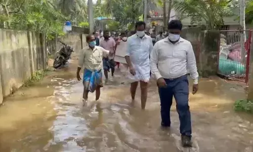 குமரி போலீசார் பாதுகாப்புடன் வடிகால் நீர் ஓடை அமைக்கும் பணி தொடக்கம்