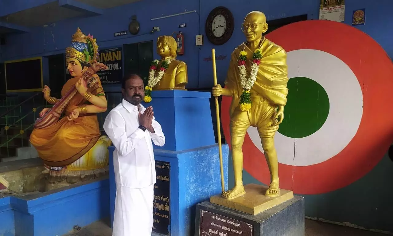 சோழவந்தான் கலைவாணி மெட்ரிக் பள்ளியில் காந்தி ஜெயந்தி கொண்டாட்டம் சோழவந்தான் கலைவாணி மெட்ரிக் பள்ளியில் காந்தி ஜெயந்தி கொண்டாட்டம்