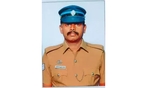 சுங்குவார்சத்திரம் காவல் நிலைய காவலருக்கு காந்தியடிகள் காவல் விருது