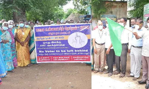 ராதாபுரத்தில் 100 சதவீத வாக்குபதிவு விழிப்புணர்வு பேரணி: கலெக்டர் தொடங்கி வைத்தார்